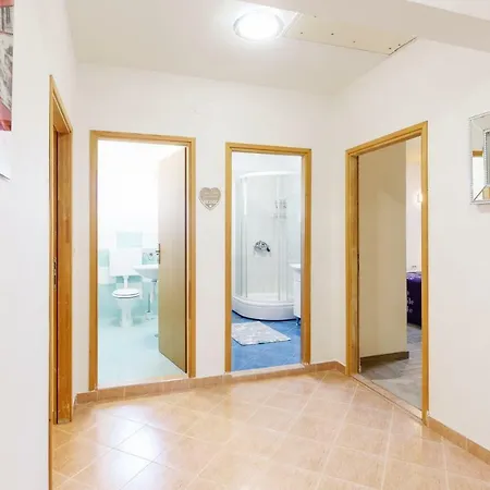 Apartman Alcazar Apartment *