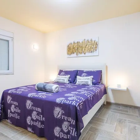 Apartman Alcazar Apartment *